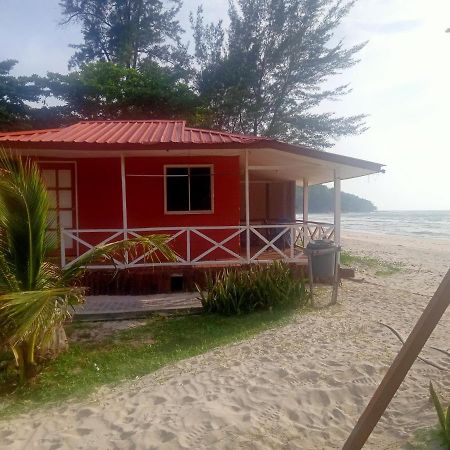 Tumombuvoi Homestay Tiga Papan エクステリア 写真