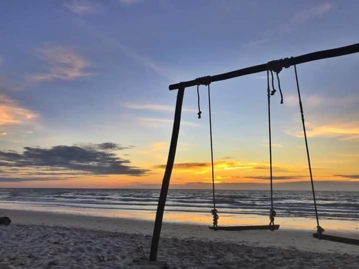 Tumombuvoi Homestay Tiga Papan エクステリア 写真